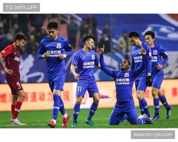 申花球员集体缺席训练只为见证队友历史性时刻现场照片首次曝光